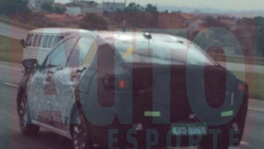 Nova geração do Chevrolet Prisma é flagrada em testes