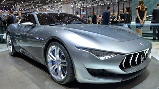 Maserati comemora centenário com novidade em Genebra