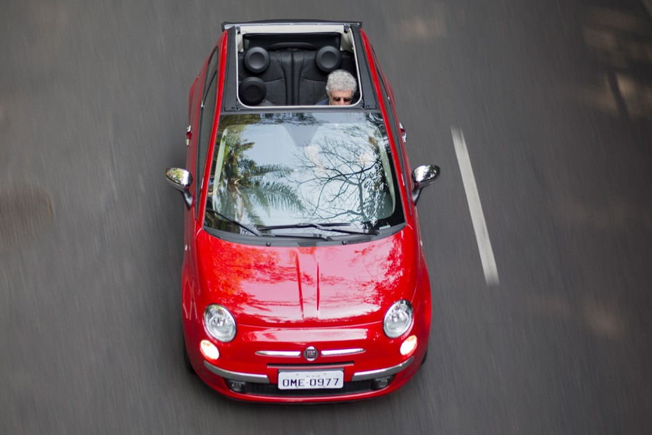 Fiat 500 Cabrio tem uma versão com motor turbinado 1.4 de 107 cv (R$ 68.220) 