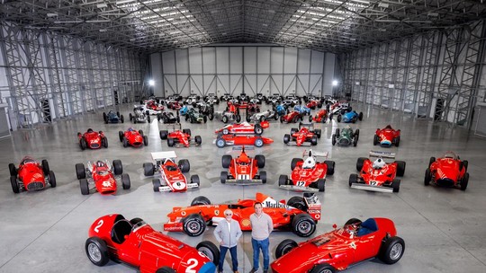 Ex-chefão da F1 põe à venda toda sua coleção bilionária de 69 carros