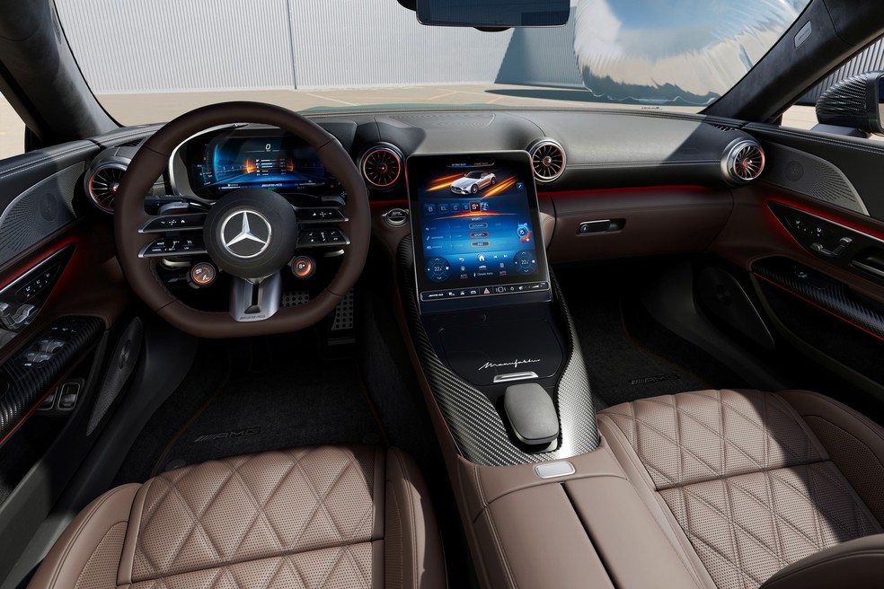 Mercedes-AMG SL 63 SE Performance tem interior requintado — Foto: Divulgação