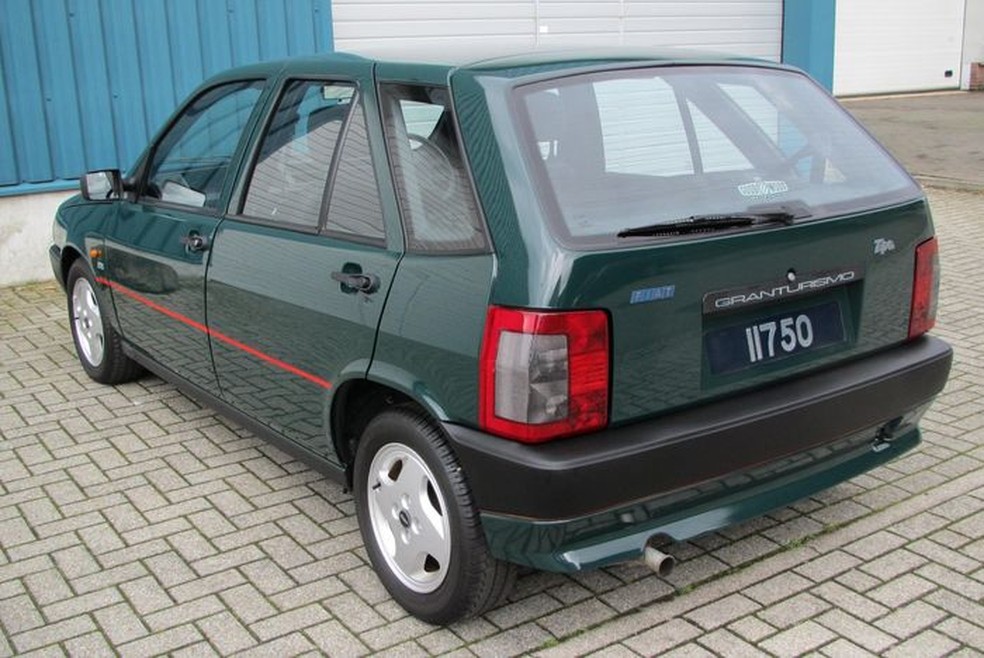 Fiat Tipo 1990 foi um presente da Fiat para Nigel Mansell, então piloto da equipe Ferrari de F1 — Foto: Reprodução/Catawiki