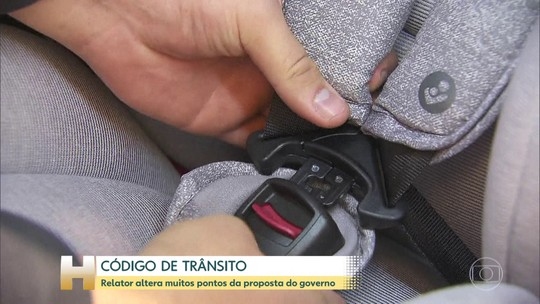 Relator na Câmara propõe proibir que motociclista trafegue entre carros em movimento