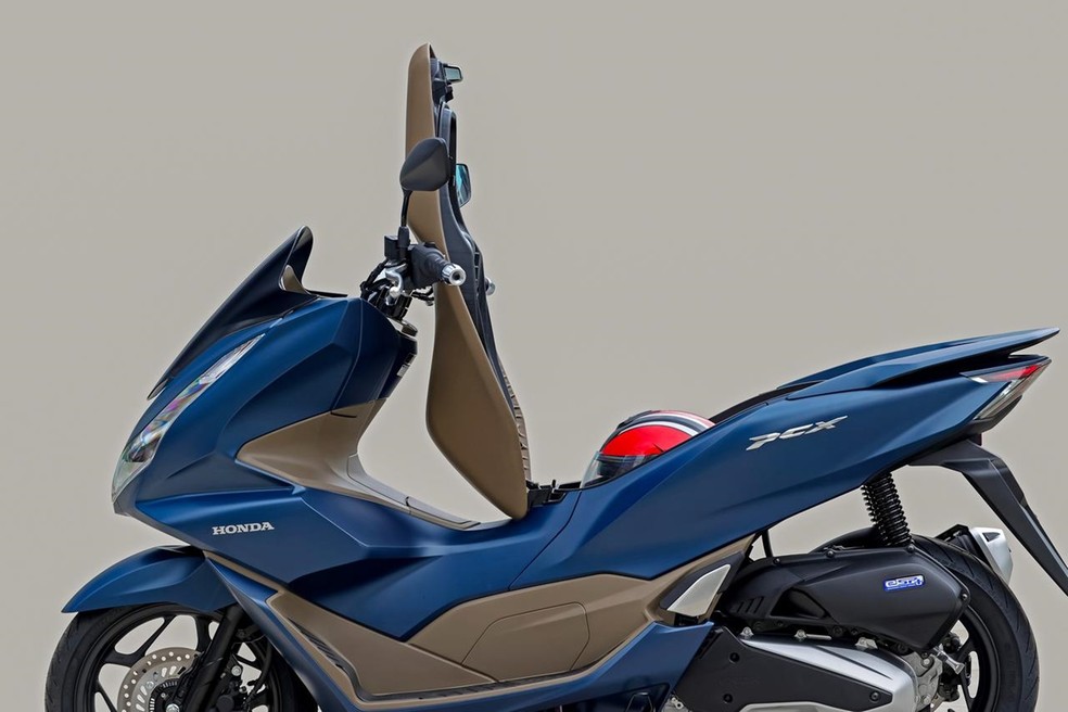 Honda PCX 160: altura do assento é de 76,4 cm — Foto: Divulgação