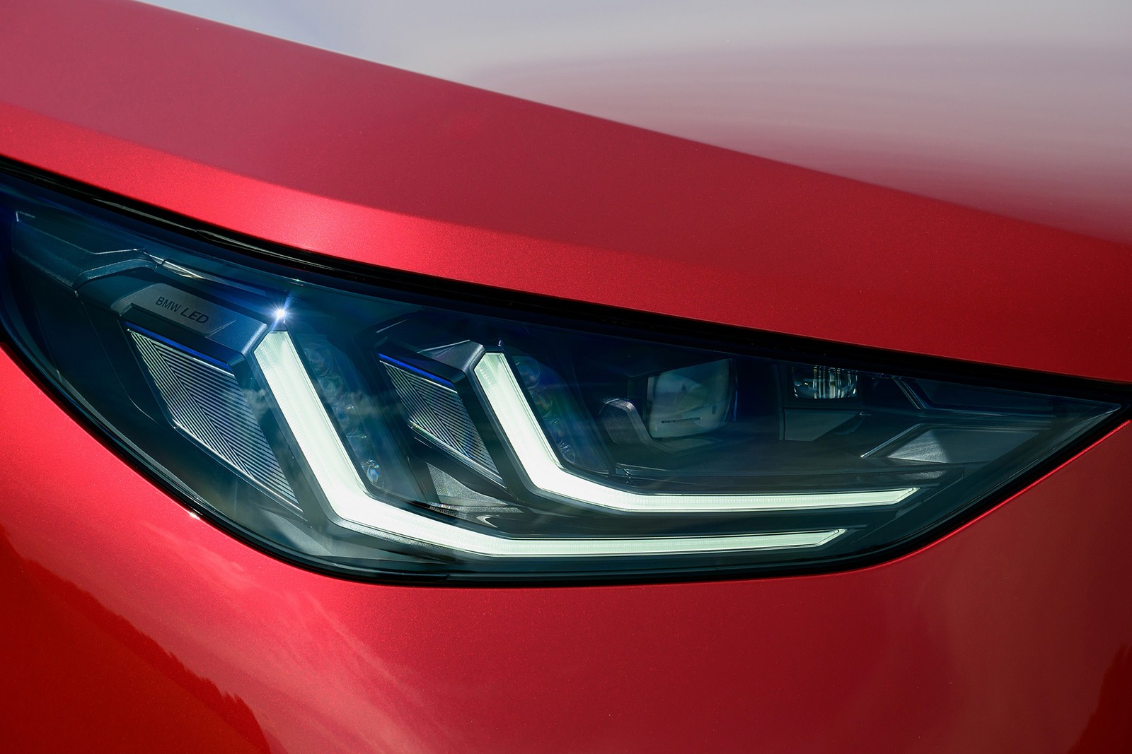 BMW X3 M50 xDrive farol — Foto: Divulgação/BMW