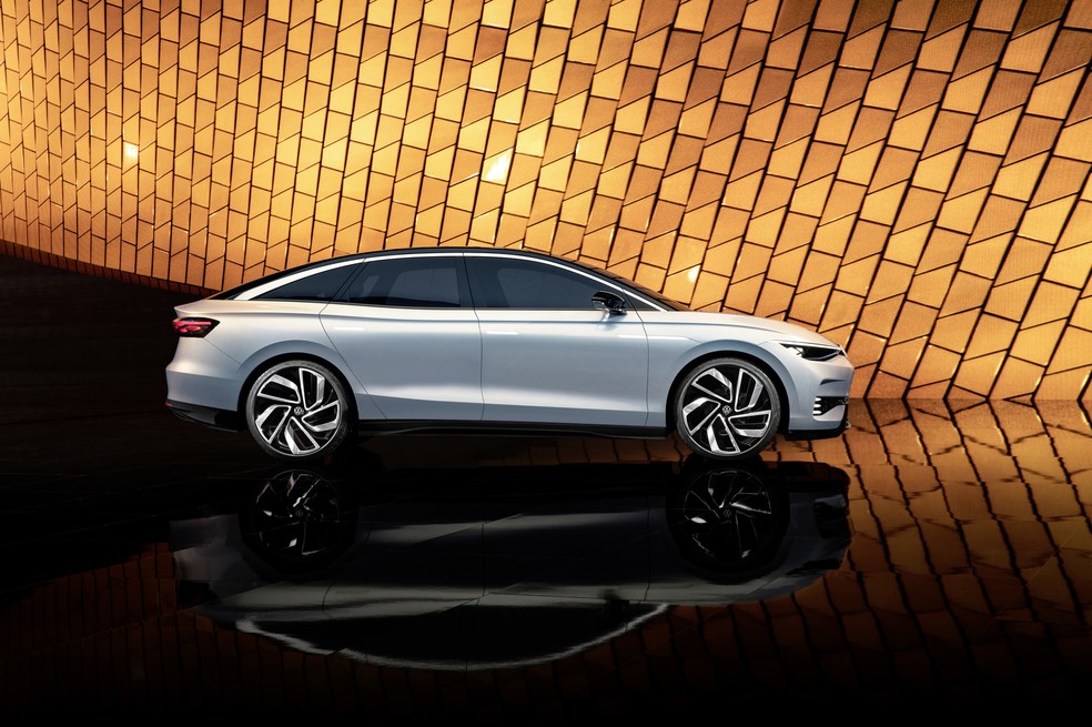 Volkswagen ID.Aero mede quase 5 metros de comprimento e tem rodas de 22 polegadas — Foto: Divulgação