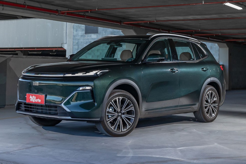 Geely EX5 EM-i Ultra 2027 é 13 centímetros mais comprido que a versão elétrica  — Foto: Renato Durães/Auto News Brasil