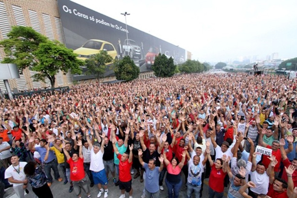 Volkswagen cancela demissões e funcionários voltam a trabalhar (Foto: Sindicato dos Metalúrgicos do ABC) — Foto: Auto Esporte