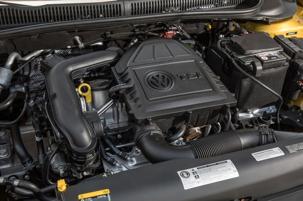 Com injeção direta e turbo, o 1.0 do Polo é o mais potente do segmento (Foto: Marcos Camargo / Auto News Brasil) — Foto: Auto Esporte