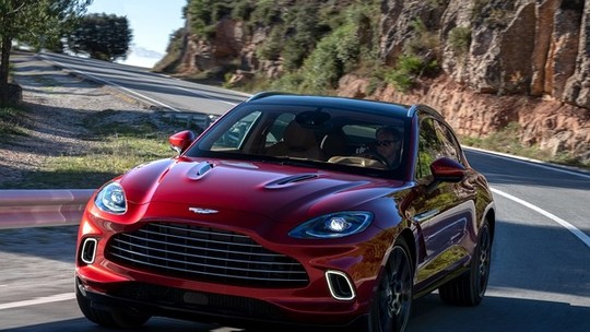 Aston Martin DBX é o SUV de 550 cv que vai fazer frente a Lamborghini Urus e Bentley Bentayga