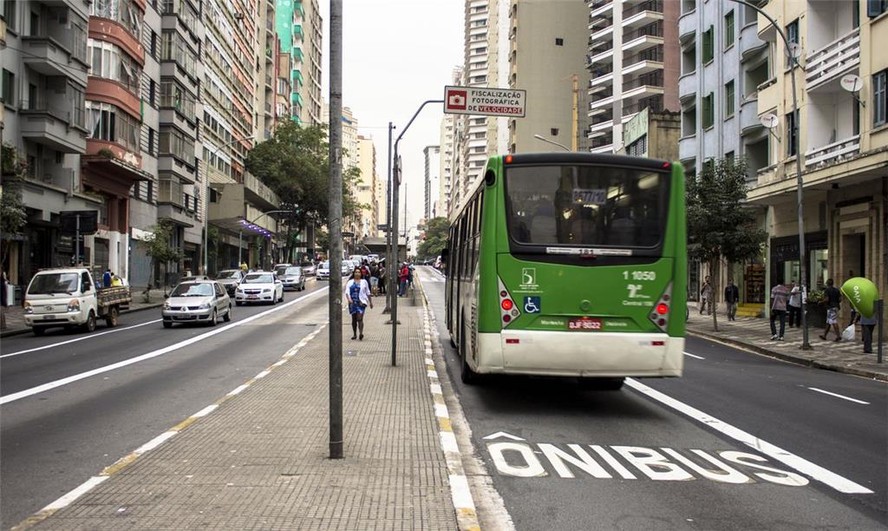 Faixa de ônibus