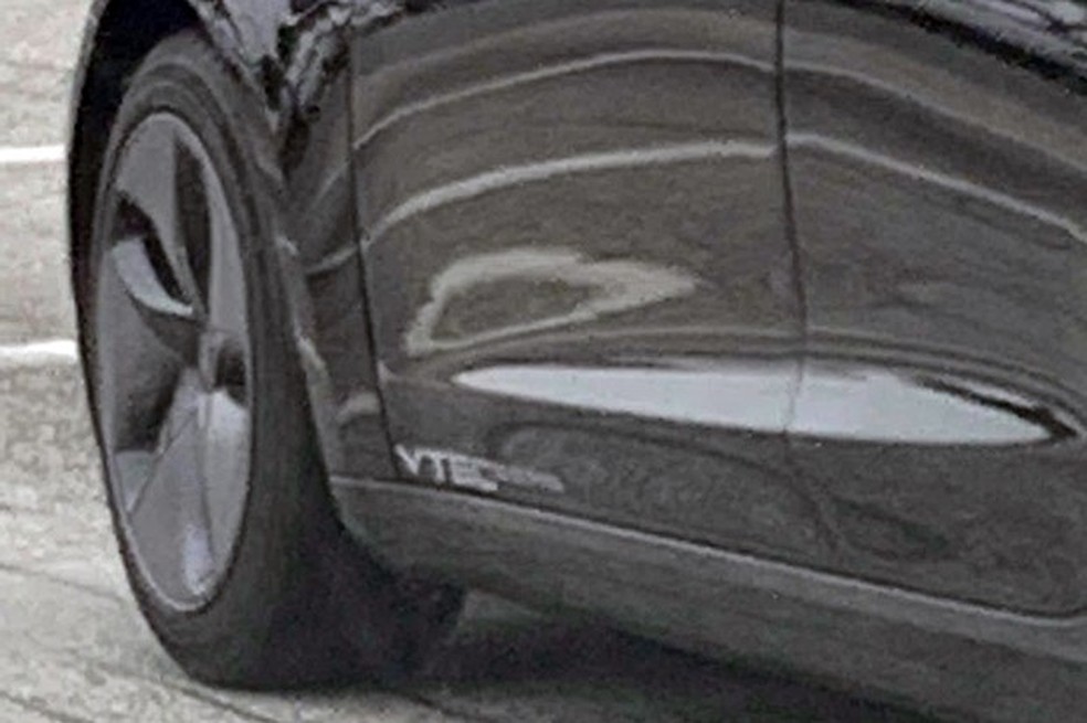 Tesla com emblemas de Civic Si (Foto: Reprodução/TheTeslaLife) — Foto: Auto Esporte