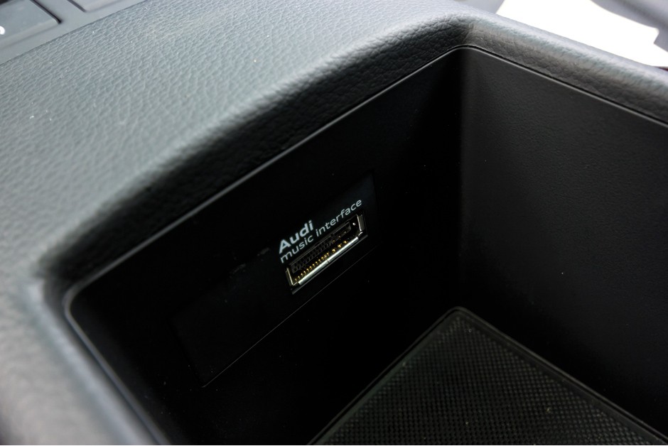 Entrada HDMI do Audi A3 Sedan