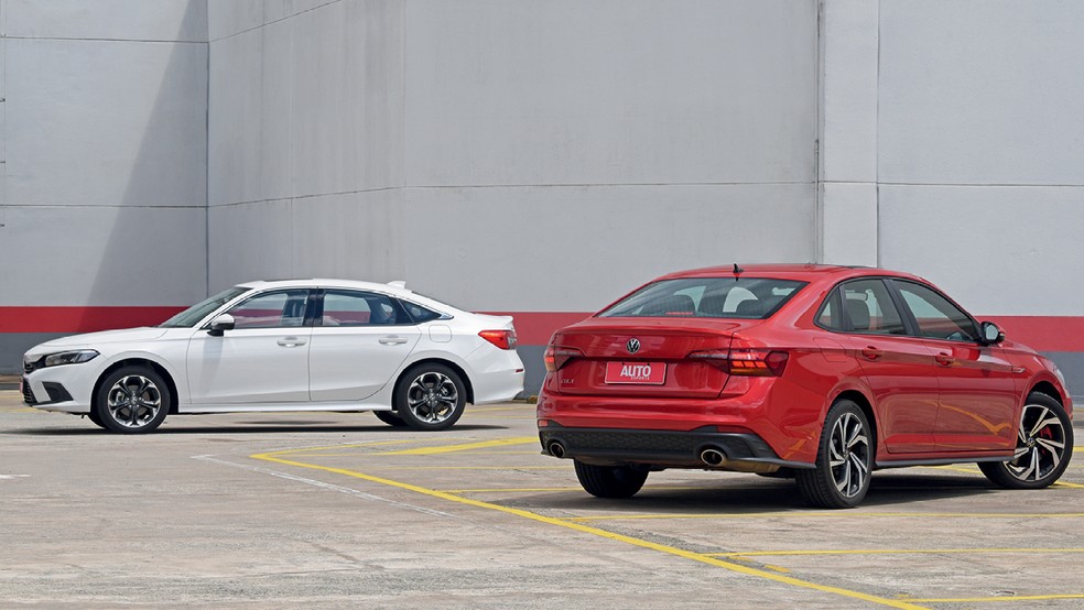Honda Civic e Volkswagen Jetta deixaram de ser rivais do Nissan Sentra — Foto: Murilo Góes