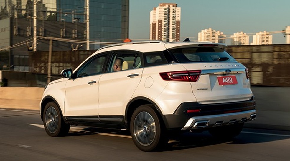 O vidro vigia das colunas C foi herdado do S330 (Foto: Bruno Guerreiro) — Foto: Auto Esporte