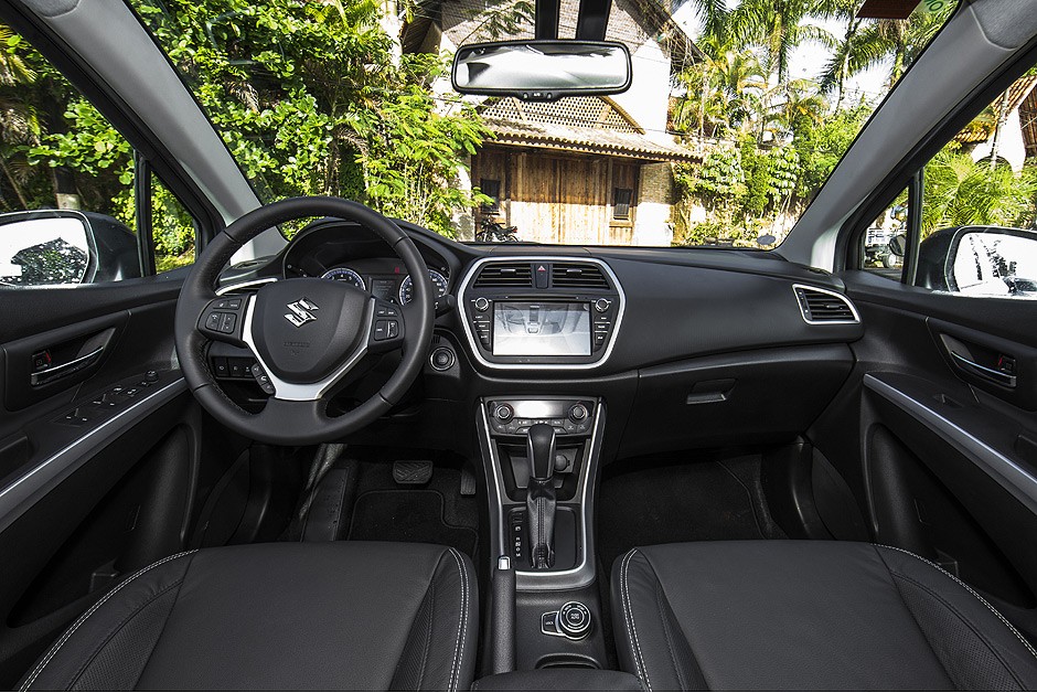 Suzuki S-Cross 2015