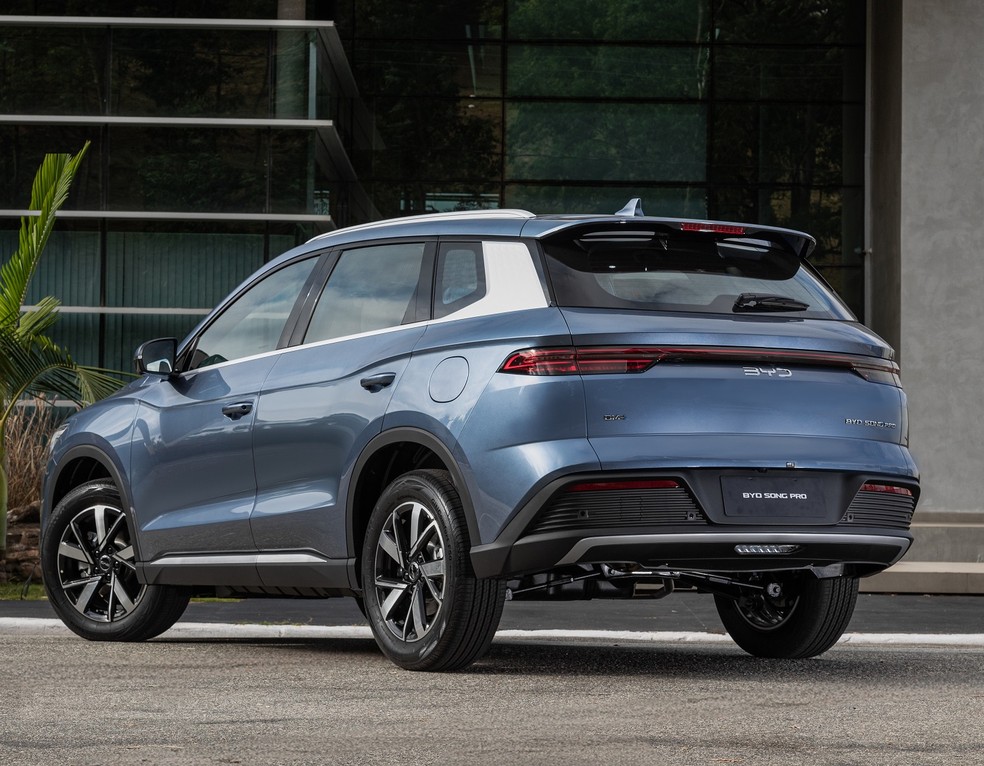 BYD Song Pro terá três opções de cores no Brasil: azul, branco e cinza — Foto: Divulgação