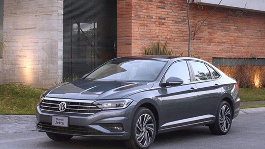 Teste: já andamos no novo Volkswagen Jetta, que chega ao Brasil no fim do ano