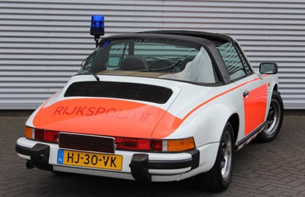 Porsche 911 SC era do modelo Targa, com teto central removível (Foto: Divulgação) — Foto: Auto Esporte