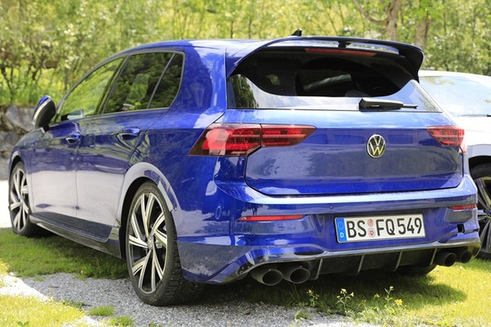 Kit aerodinâmico é mais discreto que no GTI TCR (Foto: Automedia) — Foto: Auto Esporte