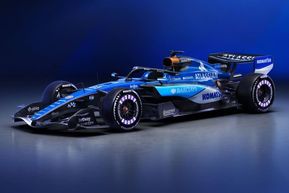 Williams FW48 será pilotado por Carlos Sainz e Alexander Albon; veículo equipará motor feito pela Mercedes-AMG — Foto: Reprodução/Instagram