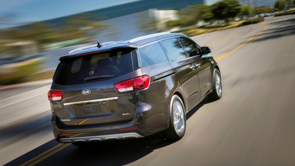 Kia Carnival 2015 (Foto: Divulgação) — Foto: Auto Esporte