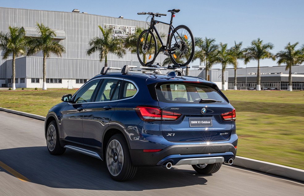 BMW X1 Outdoor custa mais de R$ 330 mil — Foto: Divulgação