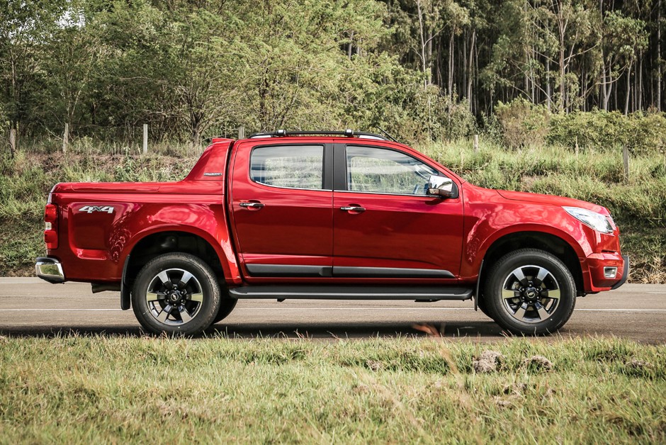 Lateral da Chevrolet S10 High Country