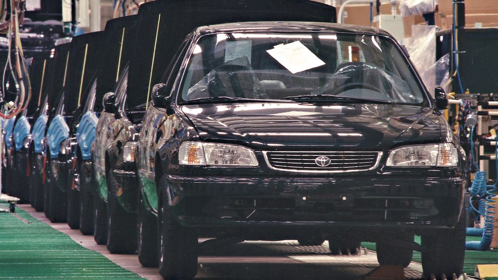 Com investimento de US$ 150 milhões à época, a Toyota inaugurou a fábrica de Indaiatuba (SP) em setembro de 1998 — Foto:  Acervo Museu da Imprensa Automotiva