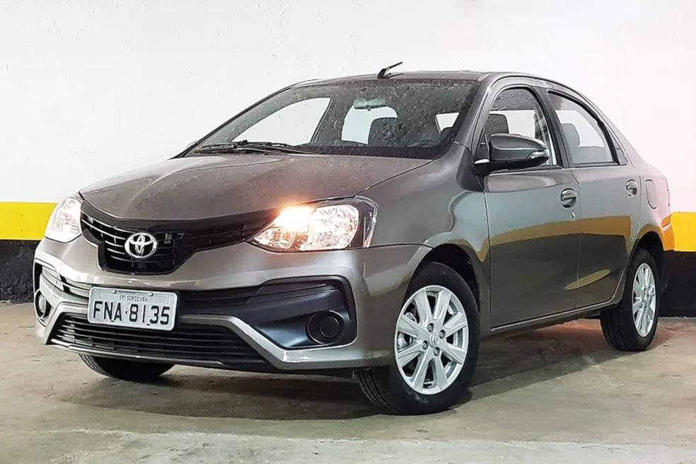 Toyota Etios Sedan é reconhecido pela alta confiabilidade mecânica e baixo custo de manutenção — Foto: Ulisses Cavalcante