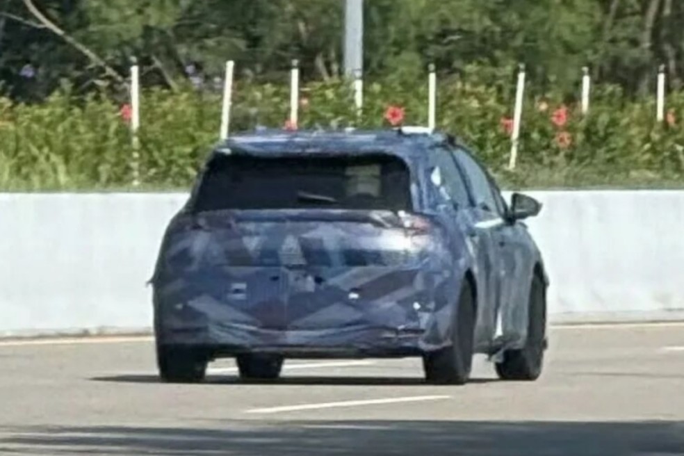 Nova geração do BYD Dolphin já roda na China, mas terá visual exclusivo na Europa — Foto: Reprodução/BYD-Fans