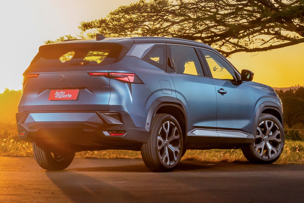 Renault Boreal tem porte maior em relação aos principais rivais — Foto: Renato Durães/Auto News Brasil