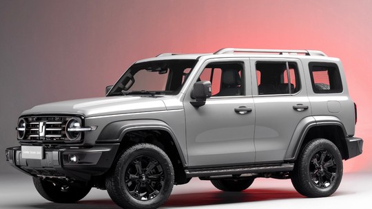 GWM Tank 300 2027 é híbrido plug-in flex e estreia no Brasil por R$ 342 mil
