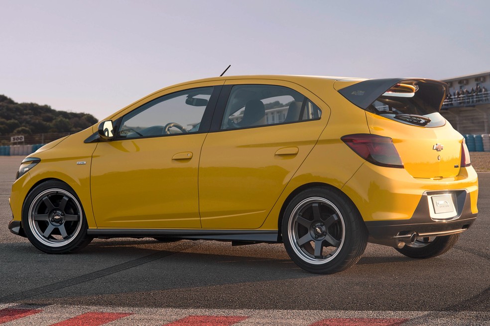 Primeiro Chevrolet Onix Track Day foi criado em 2014, com base na primeira geração do hatch — Foto: Divulgação