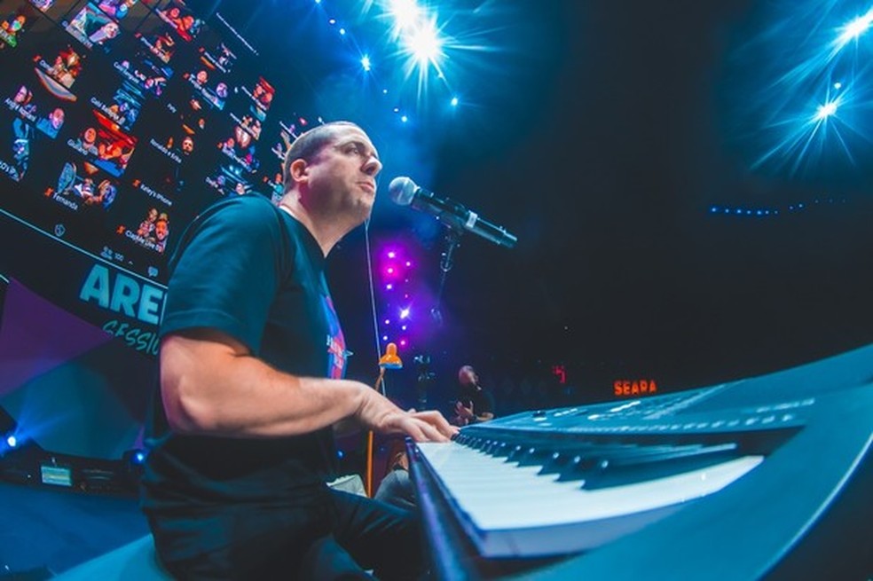 Hey Jude em coro encerra o show de forma inusitada e divertida (Foto: Pacheco Mídia) — Foto: Auto Esporte
