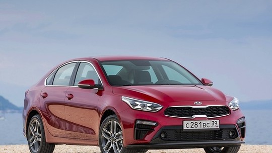 Com design inspirado no esportivo Stinger, novo Kia Cerato chega por R$ 94.990