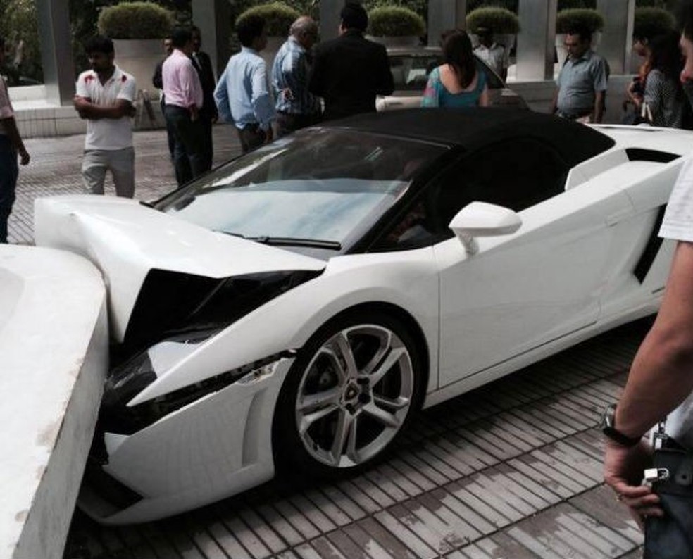 Manobrista bate Lamborghini Gallardo Spyder (Foto: Reprodução) — Foto: Auto Esporte