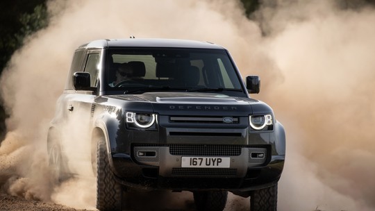 Land Rover Defender 2023 chega com motor diesel híbrido leve e custa até R$ 800.950