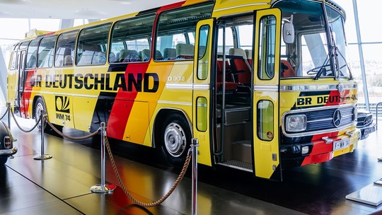 Ônibus da Copa do Mundo de 1974 tinha torneira de cerveja e um cinzeiro para cada jogador