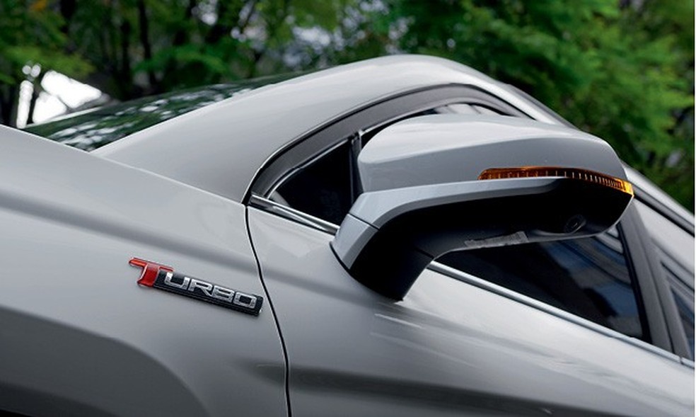 A descrição "turbo" está presente também na lateral do SUV (Foto: Divulgação) — Foto: Auto Esporte