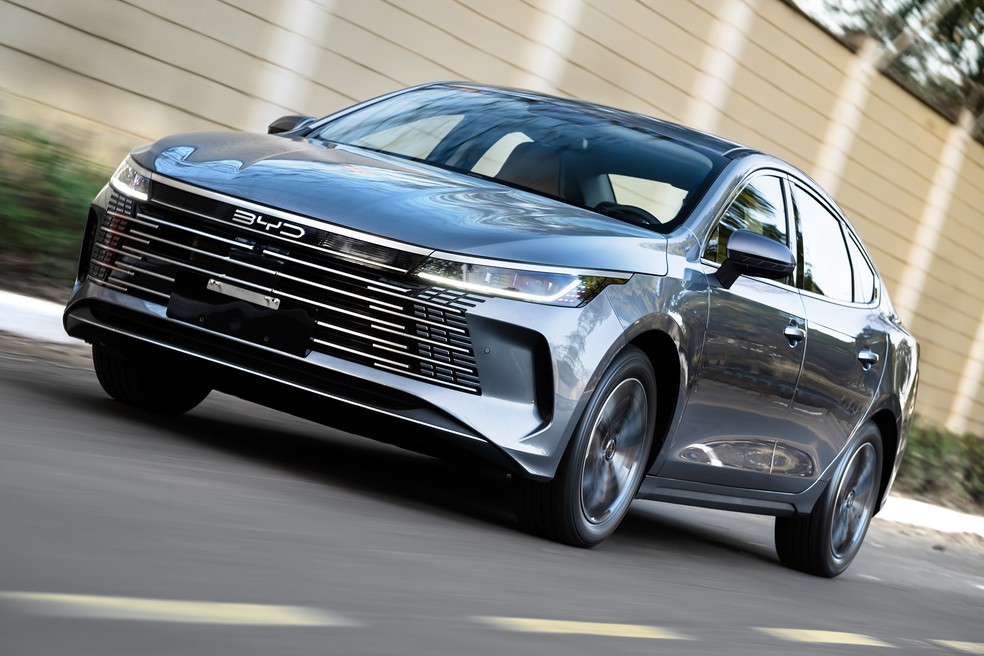 King é um sedã híbrido plug-in e, na versão GS, oferece 235 cv e até 80 km de autonomia elétrica — Foto: Divulgação/BYD