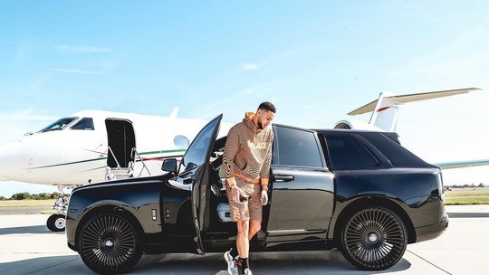 Astro da NBA, Ben Simmons exibe coleção de supercarros nas redes sociais