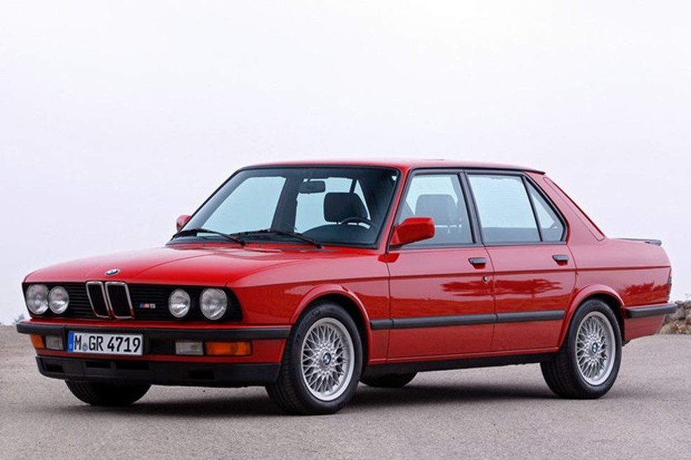 Primeira geração resgatava o motor do superesportivo M1 (Foto: Divulgação) — Foto: Auto Esporte