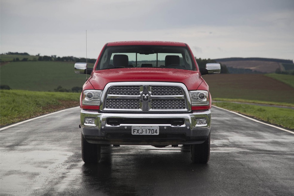 RAM 2500 Laramie — Foto: Divulgação