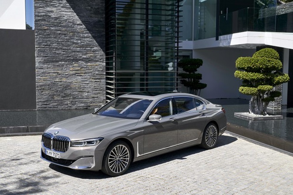 BMW Série 7 Plug-in Hybrid é R$ 300 mil mais barato (Foto: Divulgação) — Foto: Auto Esporte