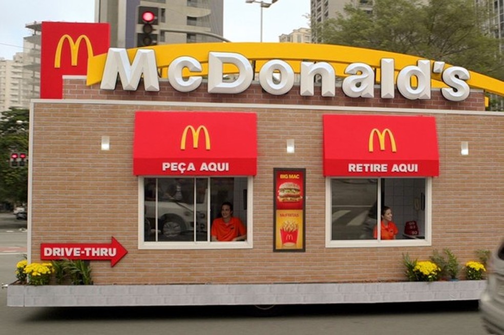 Pedido poderá ser feito e pago diretamente no carro (Foto: Reprodução/Youtube) — Foto: Auto Esporte