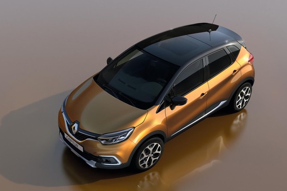 Teto solar panorâmico do Captur facelift é fixo (Foto: Divulgação) — Foto: Auto Esporte