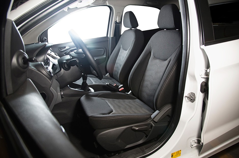 Novo Ford Ka 2015 (<a href="http://revistaautoesporte.autonewsbrasil.webbfinanceiro.com/Analises/noticia/2014/07/novo-ford-ka-globalizado-para-atacar.html"> saiba mais</a>)