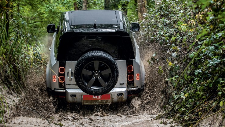 Land Rover Defender 90 - Interior mescla modernidade com itens que remetem à primeira geração do modelo