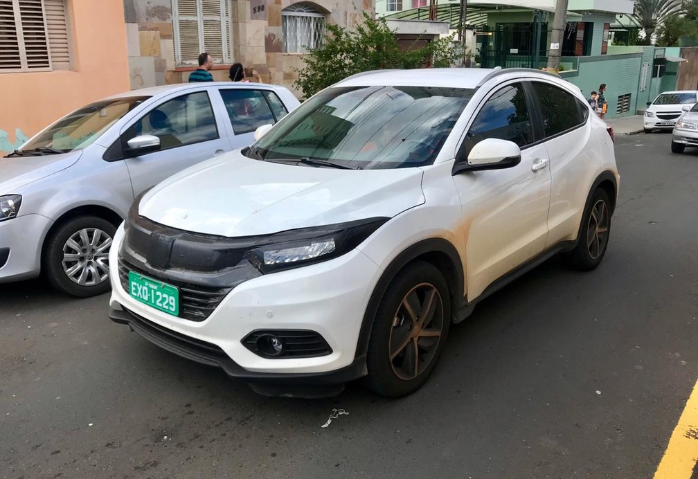 Honda HR-V Touring com motor turbo foi flagrado em Piracicaba, interior de São Paulo — Foto: Allan Vitti/G1